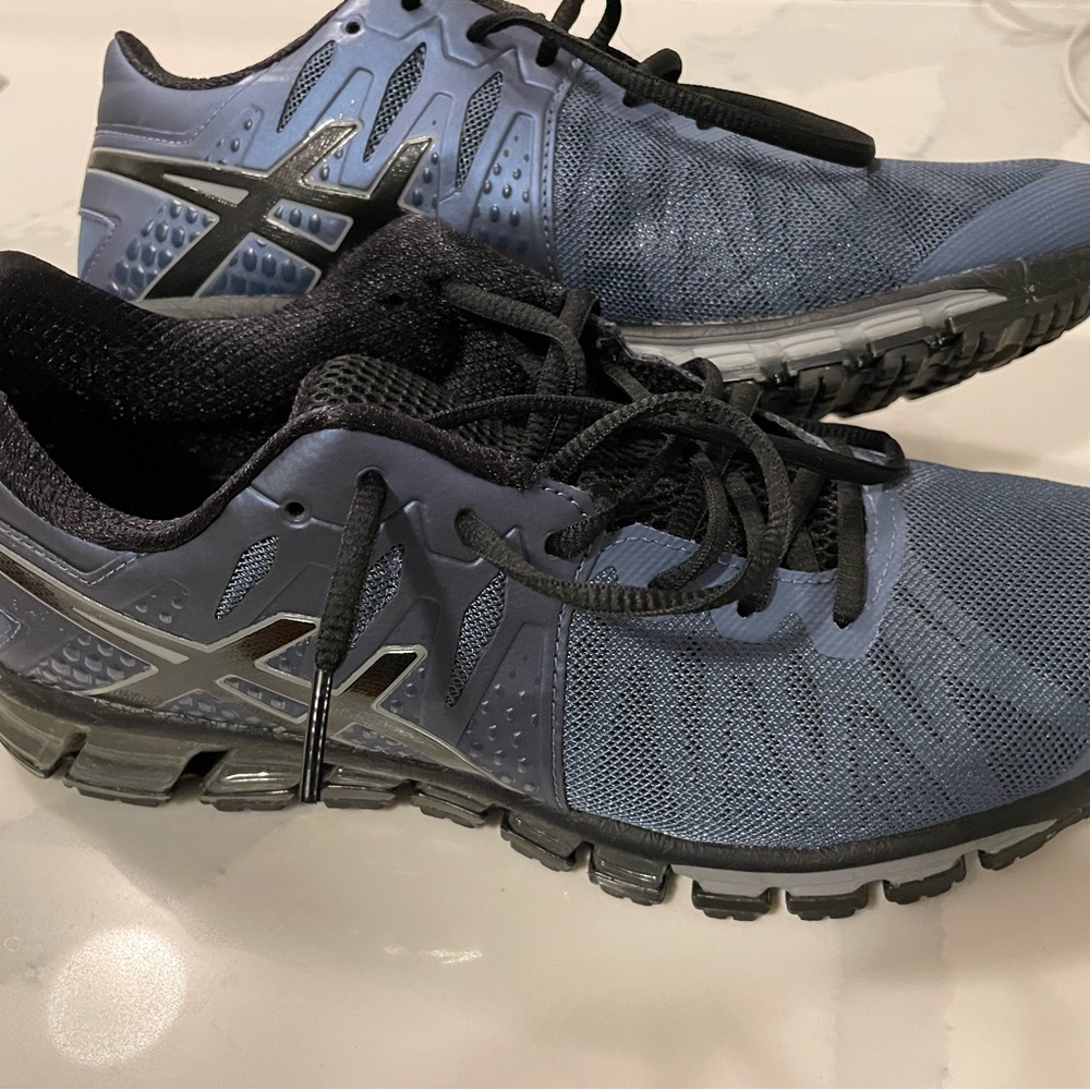Men’s ASICS training shoe. Size 8.5 standard width
